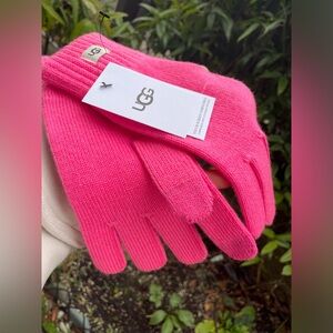 UGG Vibrant Pink Women's Gloves